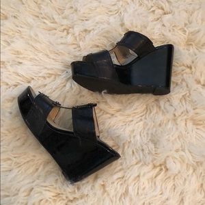 Black Wedges